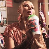 Iggy Azalea, Sip It - Behind The Scenes