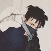 Bitsu armé comme Tenten