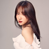 EXID_Hani_B.L.E.S.S.E.D_promotional_photo.png