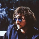 León Larregui