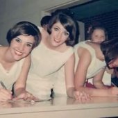 The Shannons-Autograph Sessions