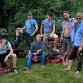 Schön Dick Butter beim Rasenmähen