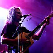 stu-mackenzie-king-gizzard-lizard-wizard-barcelona-2017-credit-christian-bertrand-shutterstock@1400x1050.jpg