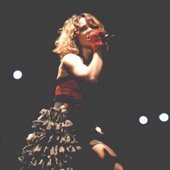 Vicky Larraz en directo