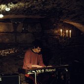 Didko im Weinkeller 2