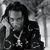 Carti BAAEEE