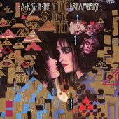 siouxsiethebanshees_akissinthedreamhouse_8i24.jpg