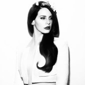 Lana del Rey black and white