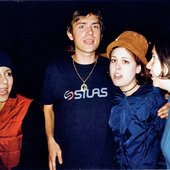 Sleater-Kinney with Damon Albarn in 1999