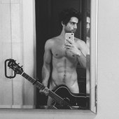 Max Ehrich - Guitar Man