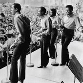 Smokey Robinson and The Miracles_26.JPG