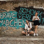 Musik video - Brave Mädchen