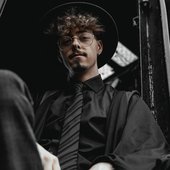 011.jpg