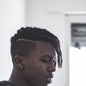 Jé Santiago