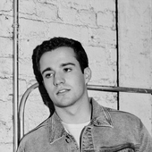 Stephen Puth.png