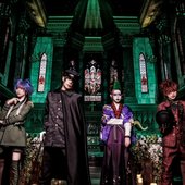 128758-201-goushitsu-group-photo.jpg