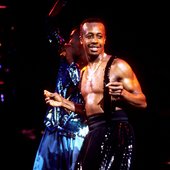 GTY_mc_hammer_performing_jef_160520.jpg