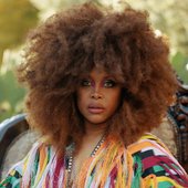 Erykah-Badu_Solo_Outtake-Kennedi-Carter.jpg