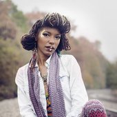 Charm-Taylor-3.jpg