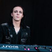 Gerrit Heinemann (keyboards)
