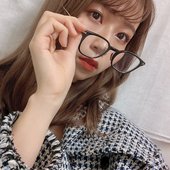眼鏡を外す