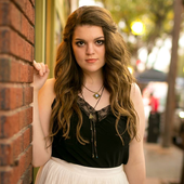 Chloe Moore.png