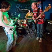 y_970658d5.jpg