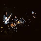 Jomo Tuun performing in Edinburgh
