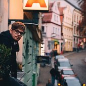 music-hero-bg_1920px.jpg