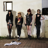 2NE1