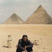 Venna Pyramids MALIK Promo