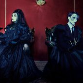 Schwar Stein — New look Kaya & Hora and New album