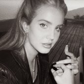 lana-del-rey-chemtrails.jpg