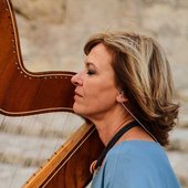 Giuliana-De-Donno__italian-harpist