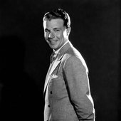 dick-powell-ca-early-1930s-everett.jpg