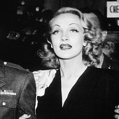 Marlene Dietrich, 1943