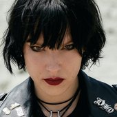 Lzzy-Hale-Family-Wife-Children-Dating-Net-Worth-Nationality-800x445.jpg