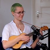 Elsi on a talk show