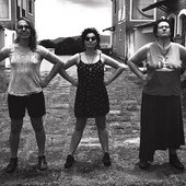 CLANDESTINAS trio fotografado por Tatiane Silvestroni.jpg