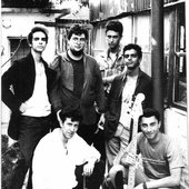 1987. Arriba (de izq. a der.), Bonetto, Ariel Müller, Canedo y ”Tendón“ Pilati; debajo, ”Equard“ Petralis y ”Robba“ Razul