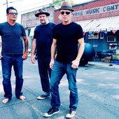 la-et-ms-mike-eldred-trio-hunder-dollar-video-bill-baptist-town-20160426.jpg