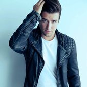 Logan Henderson