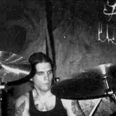 Die Pest_Torstein-Drums&Vocals