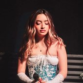 vale garzon at her first show