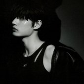 [SCAN] 1st Look Magazine