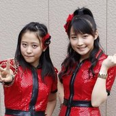 Oda Sakura, Sayashi Riho.jpg