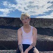 6feet.jpg