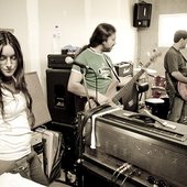 Gaia en el local de ensayo