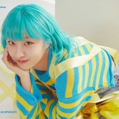 ADORA (아도라) 1st Mini Album [Adorable REbirth]