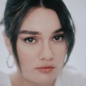 Emelie Hollow